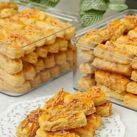 Dua toples kue kastangel keju renyah. (Liputan6.com/IG/dhilasina)