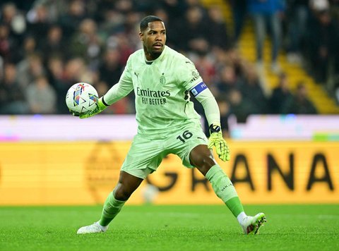  Cedera Parah Kiper AC Milan Saat Pesta Gol Lawan Udinese