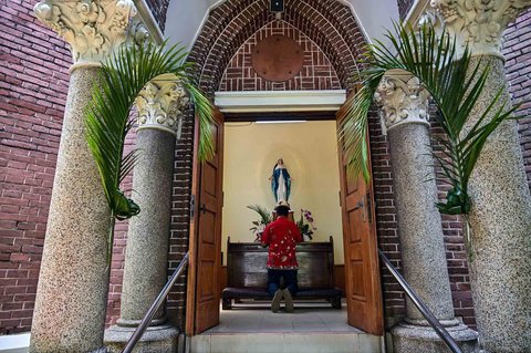 Berlangsung Khidmat, Prosesi Minggu Palma di Gereja Bunda Maria Surabaya