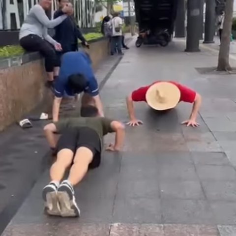 Usia 68 Tahun, Bos Jalan Tol Bikin Pemuda Nyerah saat Lomba Push Up 'Umur Hanya Angka'