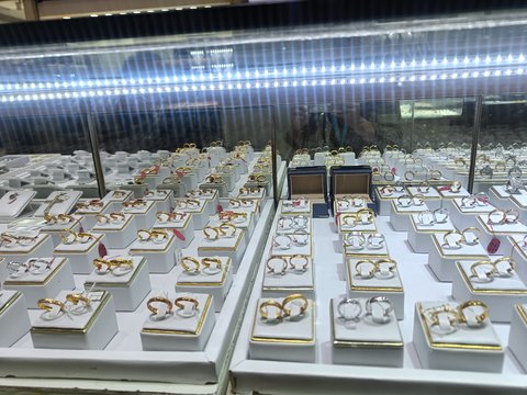 Perhiasan Emas di Gold Center Cikini