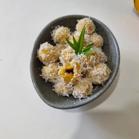 Ilustrasi Klepon Labu Kuning