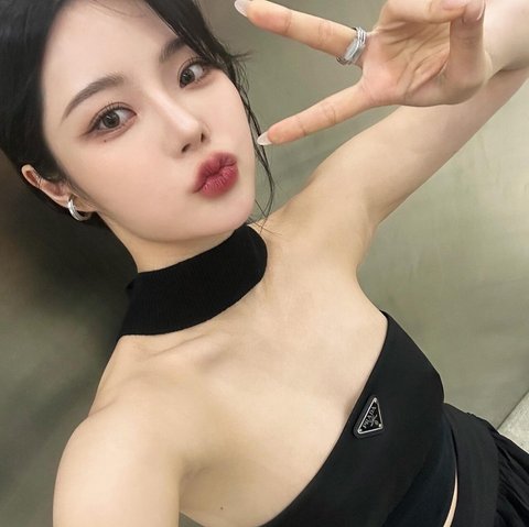 Keena FIFTY FIFTY Semakin Memesona dengan Rambut Hitam Chic, Intip Potret Visualnya!