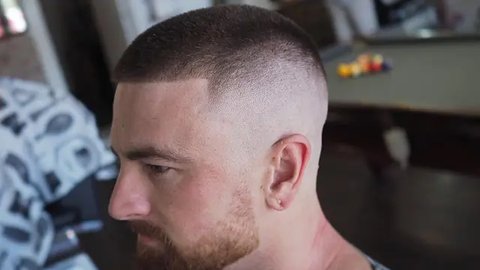 Model Gaya Rambut Botak Terpopuler 2025, Bikin Penampilan Makin Macho