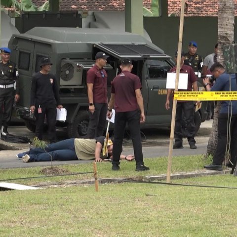 Sadis, Begini Detik-Detik Kopda Basarsyah Pakai Senapan Serbu Berondong Tiga Polisi saat Gerebek Sabung Ayam di Way Kanan