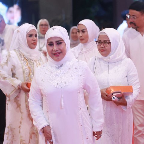 12 Penyanyi hingga Musisi Hadiri Pengajian 7 Hari Mendiang Titiek Puspa dengan Pakaian Serba Putih, Ada Rossa dan Afgan Datang Bareng