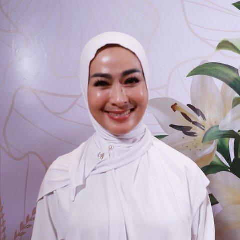 12 Penyanyi hingga Musisi Hadiri Pengajian 7 Hari Mendiang Titiek Puspa dengan Pakaian Serba Putih, Ada Rossa dan Afgan Datang Bareng