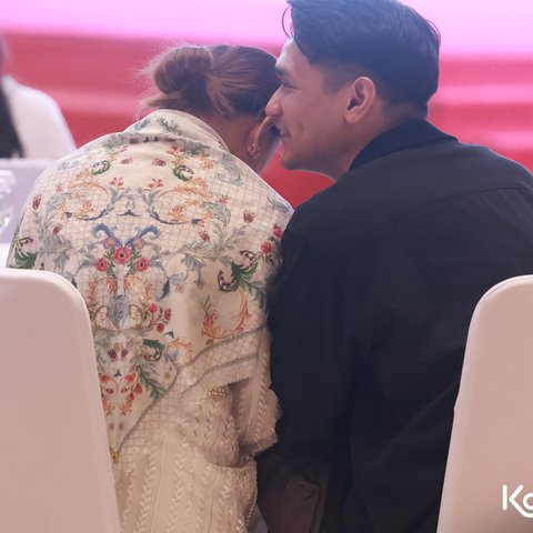 12 Penyanyi hingga Musisi Hadiri Pengajian 7 Hari Mendiang Titiek Puspa dengan Pakaian Serba Putih, Ada Rossa dan Afgan Datang Bareng