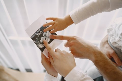 Mengenal Zinc Spark, Percikan Cahaya Ajaib di Detik Pertama Kehidupan