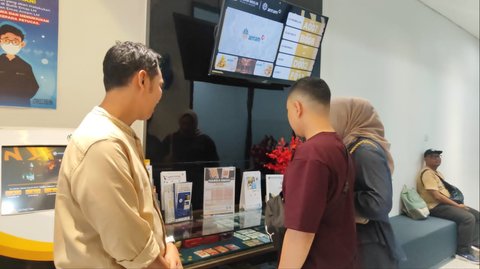 Demam Emas Batangan, Warga Rela Keliling Toko Demi Harga Miring