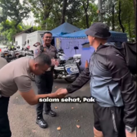Momen Jenderal Polisi Jogging Pagi, Bertemu Junior Langsung Beri Hadiah