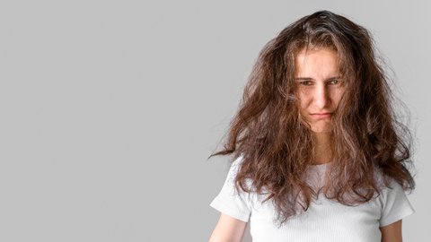 Butuh Protein atau Kelembapan? Ini Cara Mengenali Kebutuhan Rambut Anda