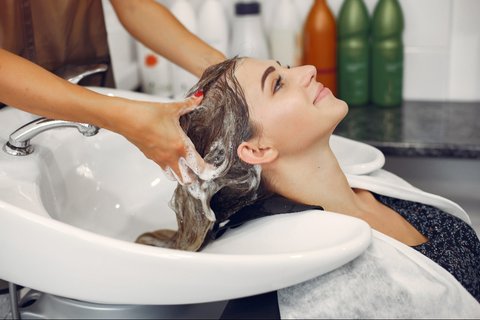 Butuh Protein atau Kelembapan? Ini Cara Mengenali Kebutuhan Rambut Anda