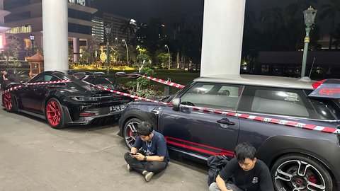 Kejagung Bak Showroom, Terparkir Mobil-Mobil Mewah Advokat Ariyanto Bakri terkait Kasus Minyak Goreng