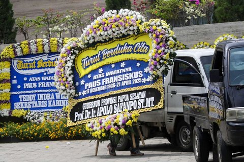  Antusiasme Umat Katolik Berdoa untuk Paus Fransiskus di Kedubes Vatikan Jakarta