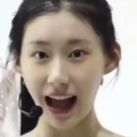 Chaeryeong ITZY tanpa makeup