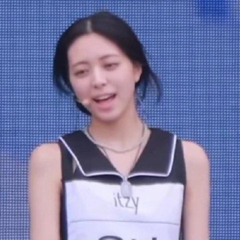 Yuna ITZY tanpa makeup