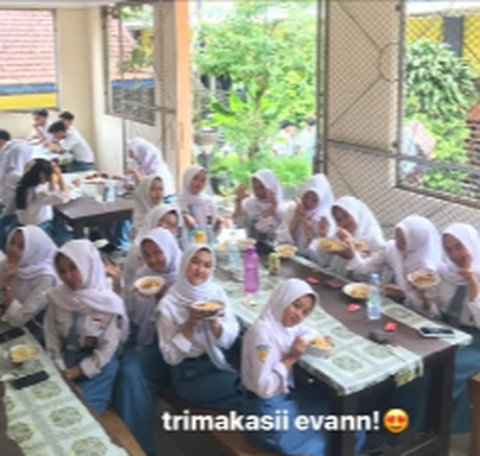 Timnas U-17 Lolos ke Piala Dunia, Evandra Florasta Traktir Teman Sekelas Jajan Mi tapi Tak Ikut Makan