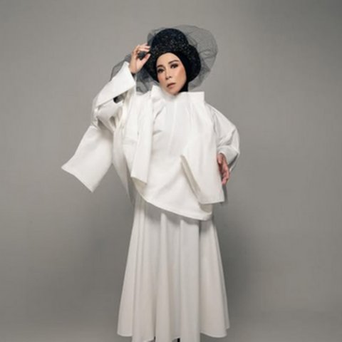 Potret Terbaru Melly Goeslaw Ternyata Jalani Oplas Tanpa Endorse di Indonesia & Dilakukan Setelah Bariatrik