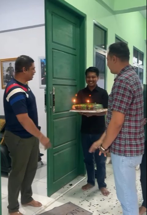 Wajah Kaget dan Bahagia Letkol TNI Mendadak Didatangi Polisi Berpakaian 'Preman' ke Rumah Dinas, Ada Apa?