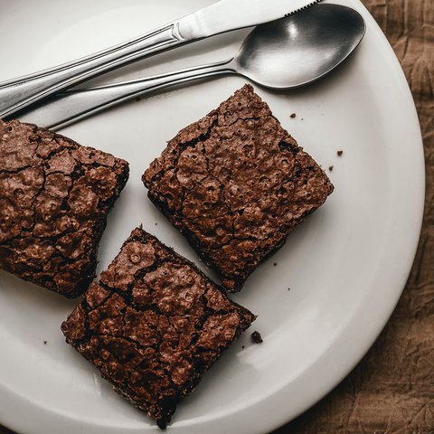 7 Resep Brownies Panggang Lembut dan Lumer dengan Bahan Ekonomis, Cocok untuk Camilan hingga Jualan