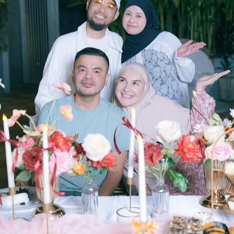 5 Potret Kejutan Ulang Tahun Ke-28 Irish Bella dari Haldy Sabri, Tatanan Meja Cantik dengan Kue Super Besar