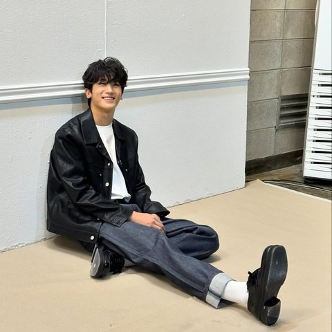 Perjalanan Karier 5 Idol K-Pop Pria yang Sukses Berakting di Drama dan Film Populer