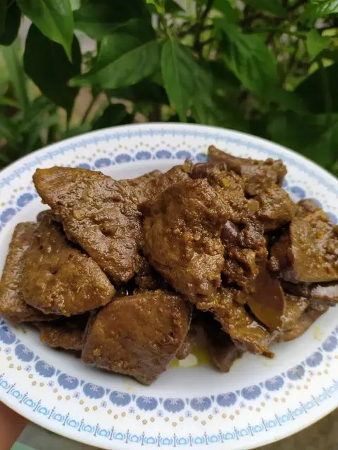 Ilustrasi Ungkep Hati Sapi Pedas