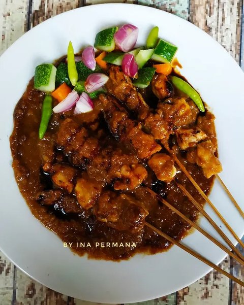 Ilustrasi Sate Madura