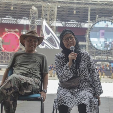Bunda Iffet, ibu dari drummer Slank Bimbim, meninggal dunia di usia 87 tahun, meninggalkan warisan kasih sayang dan dukungan tak ternilai bagi perjalanan karier Slank.