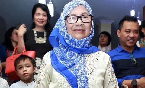 Selamat Jalan Bunda Iffet: Sosok Ibu dan Malaikat Pelindung Slank