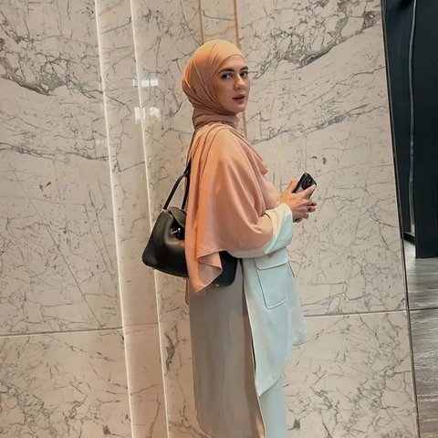 Look Andalan Paula Verhoeven (Instagram/@paula_verhoeven)