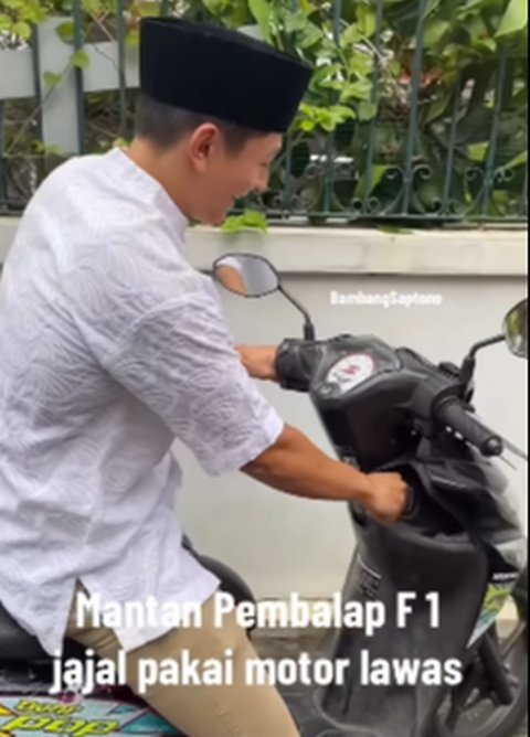 Biasa Bawa Mobil Balap, Rio Haryanto Tiba-Tiba Kendarai Motor Sejuta Umat
