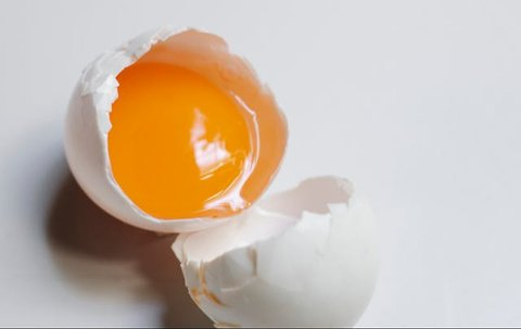 9 Makanan Kaya Biotin untuk Menunjang Kesehatan Rambut dan Kulit