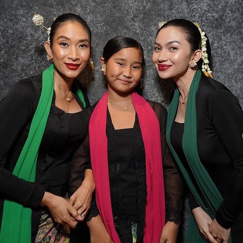 5 Potret Ariel Tatum Menari Jaipong Diiringi Gamelan Sunda di Osaka, Romantis Diiringi Rintik Hujan