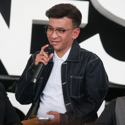 Akhirnya, keputusan untuk salat bareng Ivan pun dibuat secara spontan. Ruben merasa segala sesuatunya berjalan sesuai dengan kehendak Tuhan dan mengalir begitu saja.