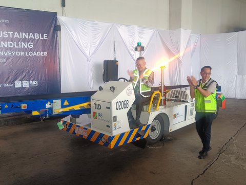 Peduli Lingkungan, PT JAS Luncurkan Belt Conveyor Loader Berbasis Hybrid di Bandara Soetta
