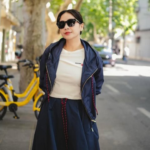 5 Gaya Old Money Nagita Slavina Selama Liburan di China, Simple tapi Berkelas!