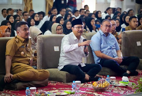 Mensos Saifullah Yusuf (Gus Ipul) saat dialog pilar-pilar sosial Kota Padang di kantor Gubernur Sumbar