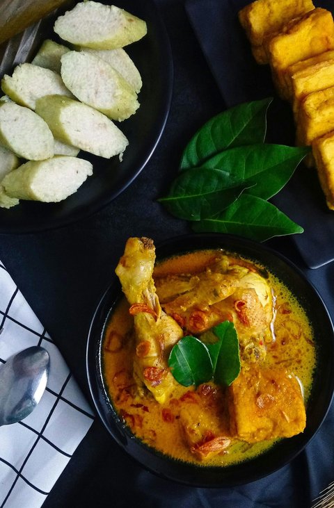 Menghasilkan opor ayam yang lezat dengan kuah kental tanpa tambahan santan dapat dilakukan dengan beberapa langkah sederhana.