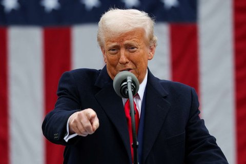 Presiden Amerika Serikat (AS) Donald Trump menyampaikan pidato terkait tarif timbal balik yang baru ditetapkan di Rose Garden, Gedung Putih, Washington DC, AS, pada 2 April 2025.