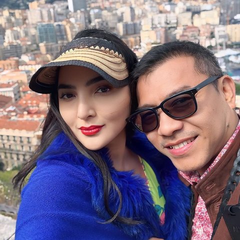 5 Potret Mesra Ashanty dan Anang Hermansyah Liburan di Monaco, Tampil Serasi