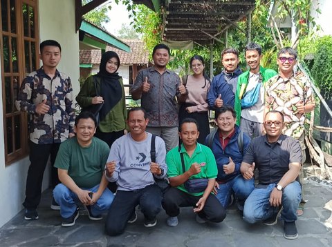 BUMDes Bersama Dengan Tim Evaluasi Desa BRILiaN