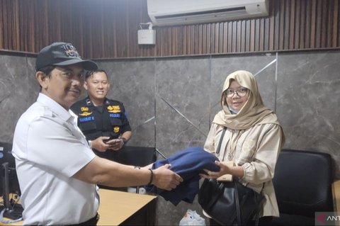 Lebih dari 100 barang hilang ditemukan di Stasiun Gambir selama arus mudik Lebaran, sebagian besar berhasil dikembalikan kepada pemiliknya dengan nilai total mencapai Rp1,2 miliar.