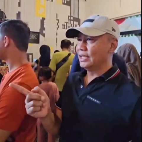 Momen Jenderal Polisi Rela Antre Panjang Demi Cicipi Kuliner Khas Semarang