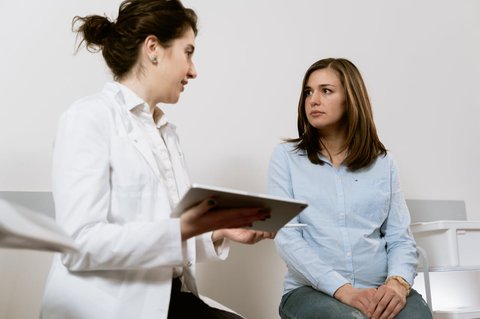Tongue Tie Bukan Penyebab Utama Speech Delay! Begini Kata Dokter Tumbuh Kembang Anak
