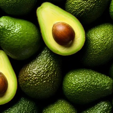 Rasa yang khas dan memiliki banyak khasiat menjadikan buah alpukat banyak digemari. (Foto: Freepik/Vectonauta)