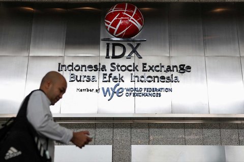 Perdagangan  saham di Bursa Efek Indonesia (BEI) di Jakarta, Selasa (08/ 04/ 2025).