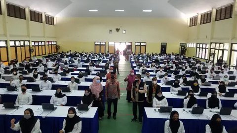 Wakil Walikota Depok, Imam Budi Hartono meninjau SKD CASN di Gedung Balai Rakyat Depok II, Kecamatan Sukmajaya, Kota Depok. (Istimewa)