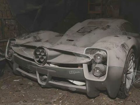 Sangat disayangkan! Kumpulan mobil mewah ini ditinggalkan hingga menjadi rongsokan.